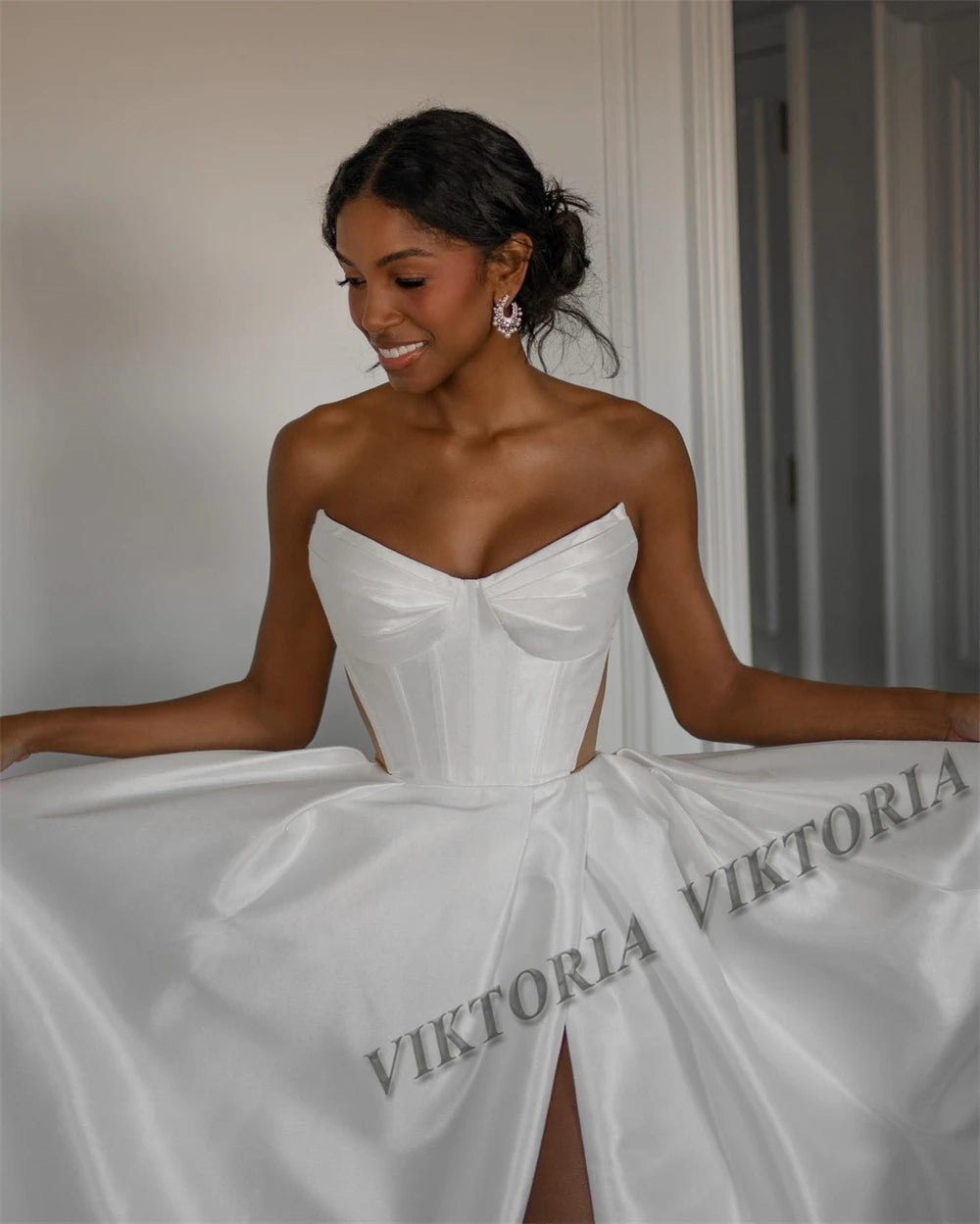 VIKTORIA-Robe de Mariée Simple en Satin pour Femme, Ligne A, Fente, Sans Bretelles, Plissée, Personnalisée