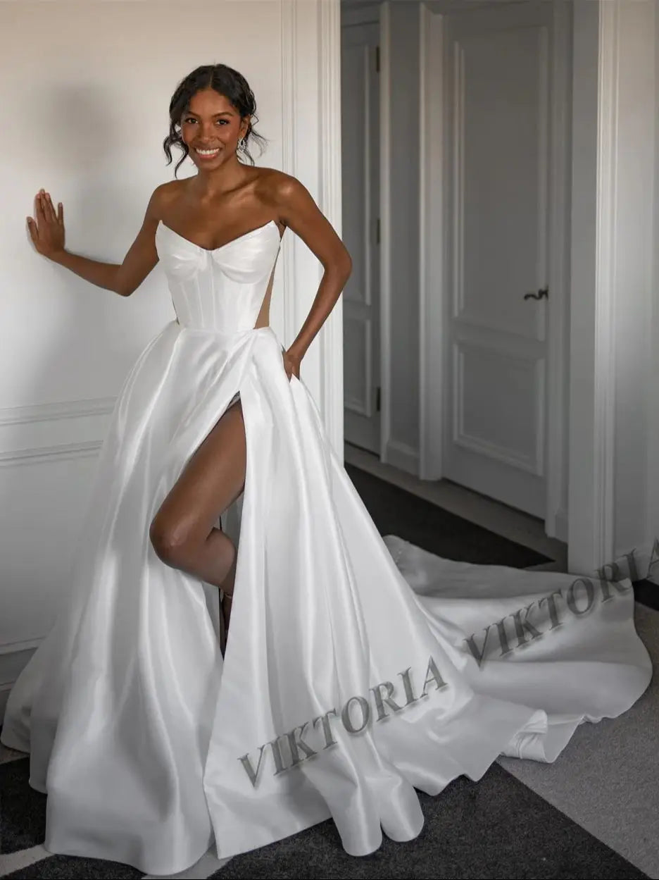 VIKTORIA-Robe de Mariée Simple en Satin pour Femme, Ligne A, Fente, Sans Bretelles, Plissée, Personnalisée